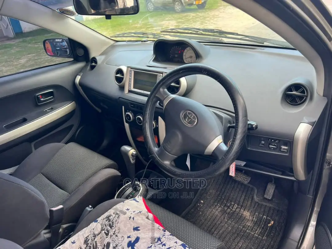 Toyota IST 2003 Brown