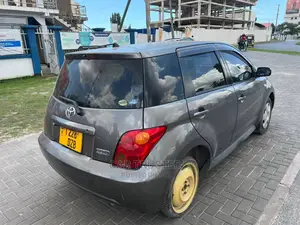 Toyota IST 2003 Brown