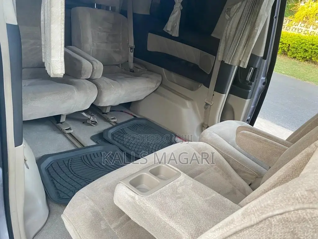 Toyota Alphard 2006 Silver