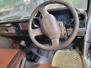 Toyota Land Cruiser 2007 White