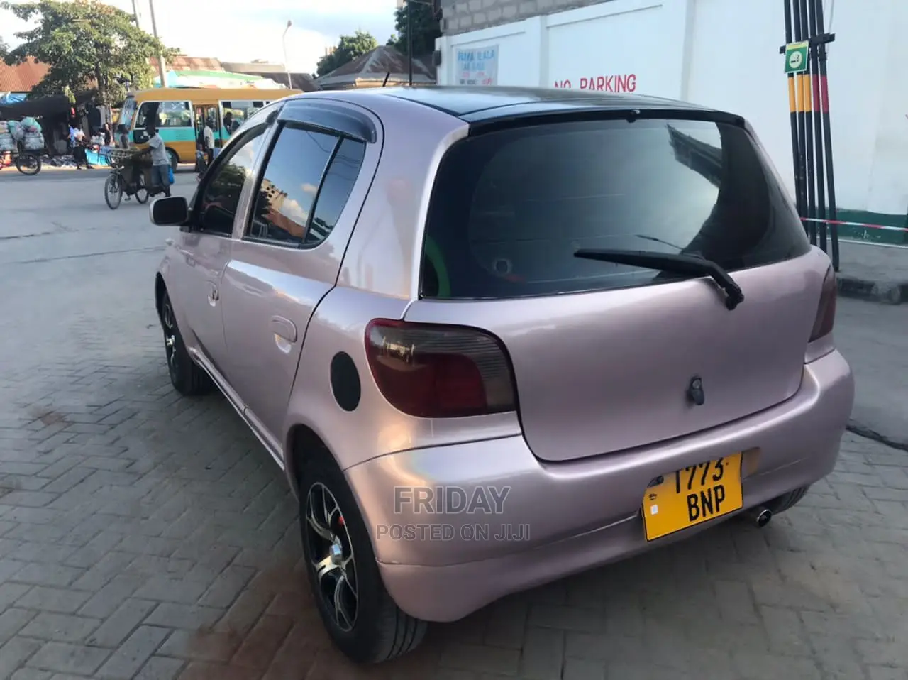 Toyota Vitz 1.0 FWD 5dr 2001 Pink