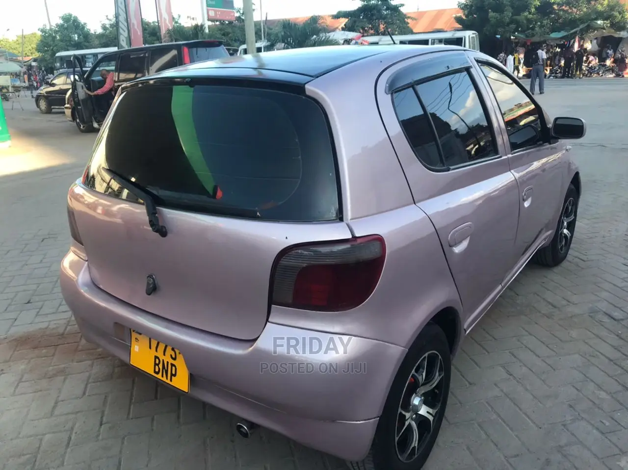 Toyota Vitz 1.0 FWD 5dr 2001 Pink