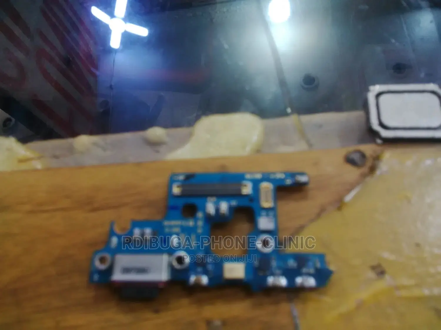 Samsung Note 10+ Ikibadilishwa System Charge Na Mfuniko