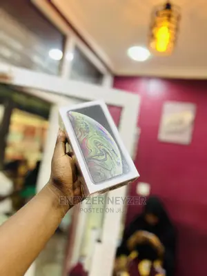 New Apple iPhone XS Max 64 GB Black