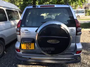 Toyota Land Cruiser Prado 3.0 D-4d 5dr 2005 Silver