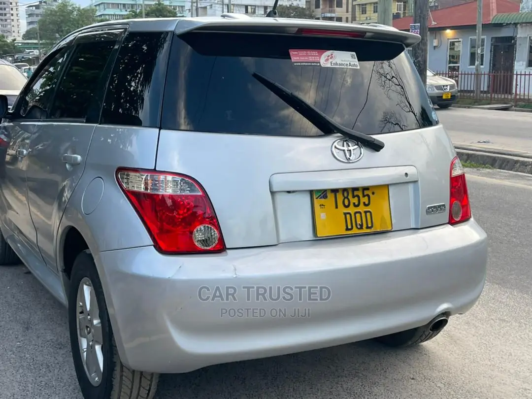 Toyota IST 2005 Silver