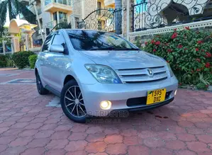 Toyota IST 2004 Silver
