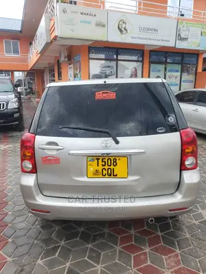Toyota Raum 1.5 FWD 2004 Silver