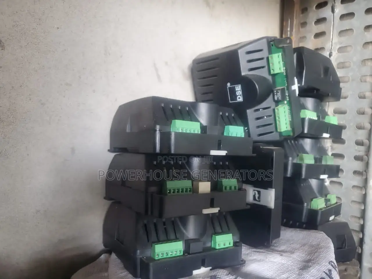 Battery Charger / Trico