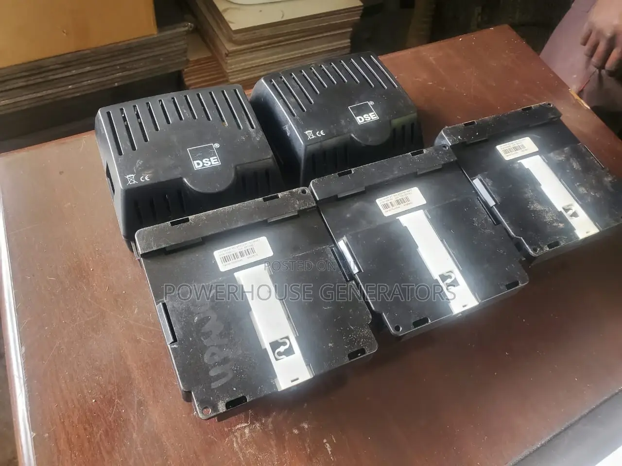 Battery Charger / Trico