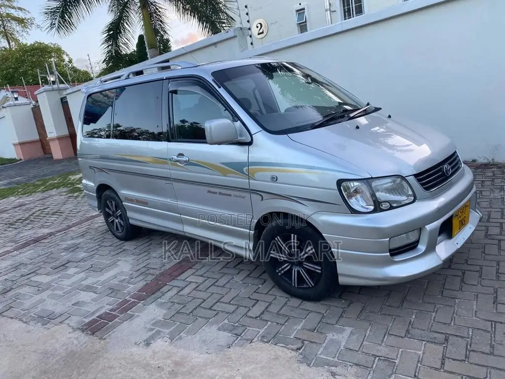 Toyota Noah 2001 Black