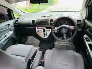 Toyota Wish 2005 Gray
