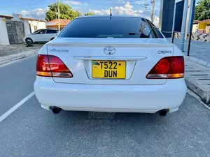 Toyota Crown 2006 White