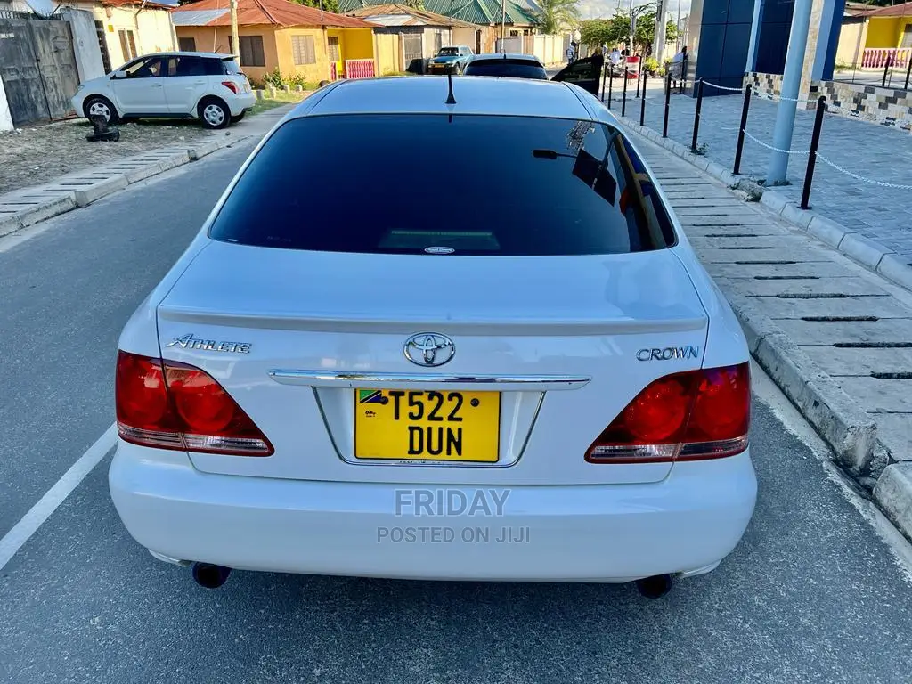Toyota Crown 2006 White