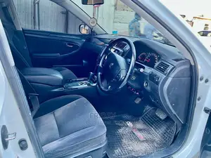Toyota Crown 2006 White