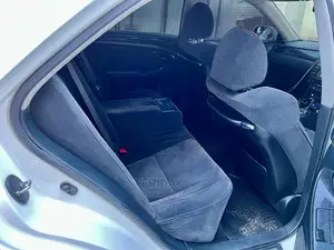 Toyota Crown 2006 White