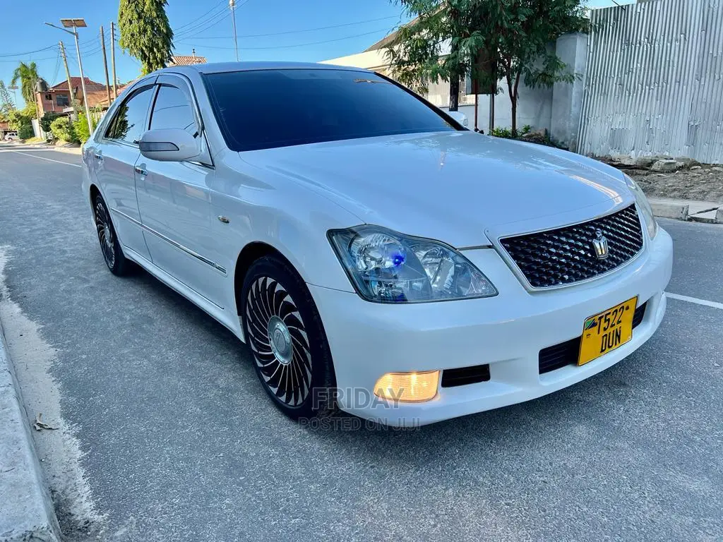 Toyota Crown 2006 White