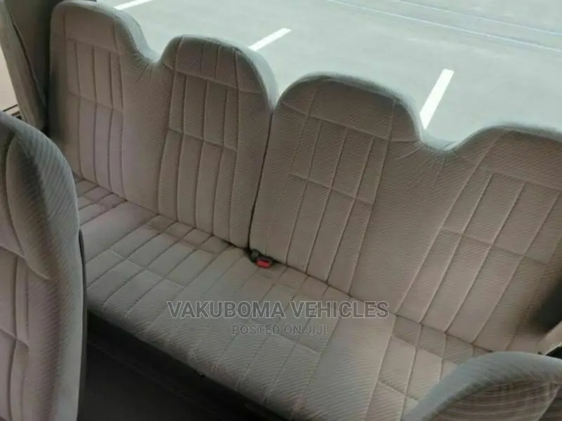 Toyota Coaster 2000 Beige