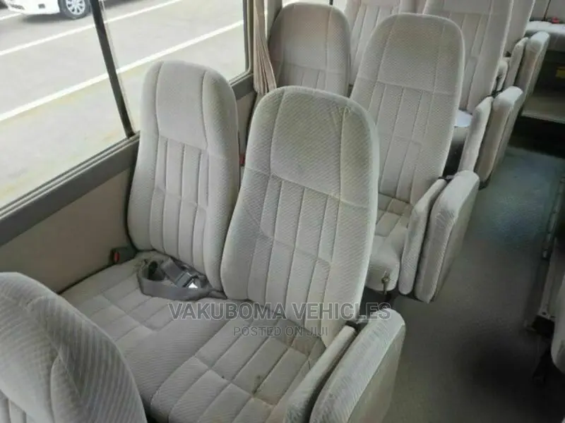 Toyota Coaster 2000 Beige