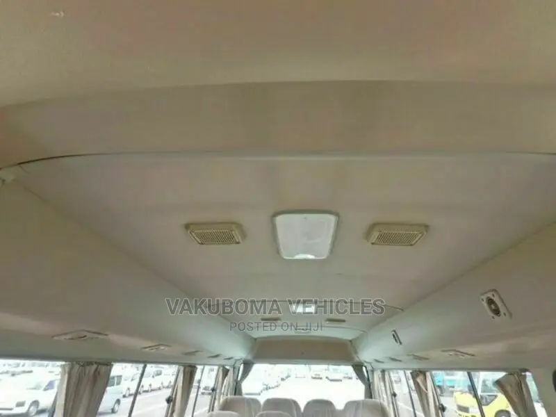 Toyota Coaster 2000 Beige