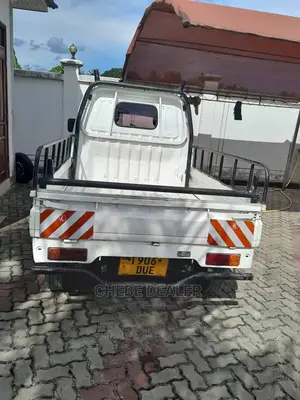 Suzuki Super Carry 2001 White