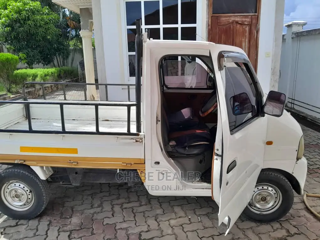 Suzuki Super Carry 2001 White