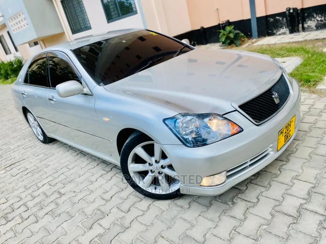 Toyota Crown Royale 2005 Silver