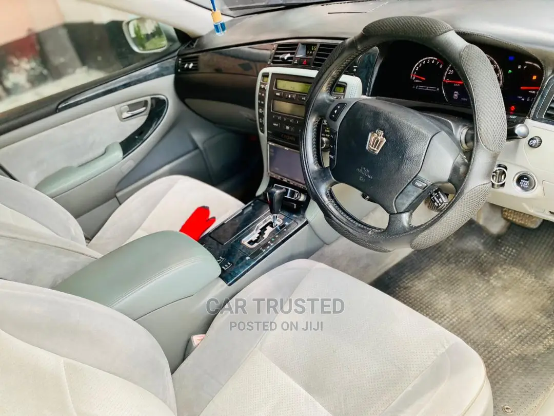 Toyota Crown Royale 2005 Silver