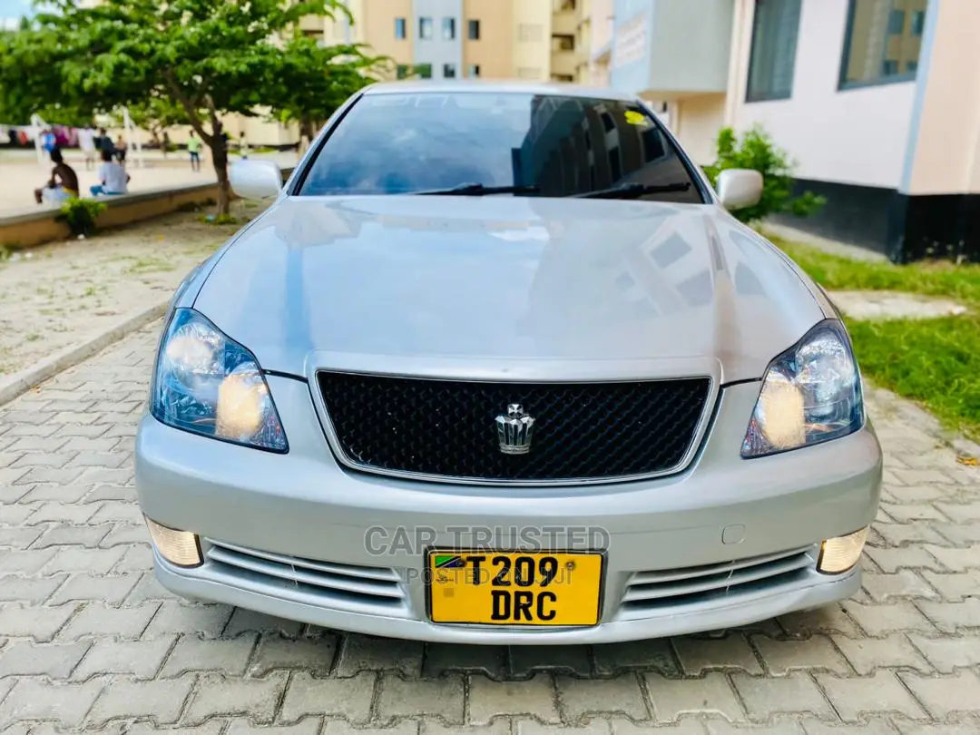 Toyota Crown Royale 2005 Silver