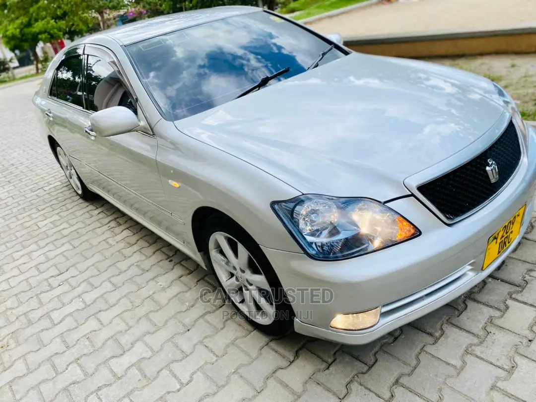 Toyota Crown Royale 2005 Silver
