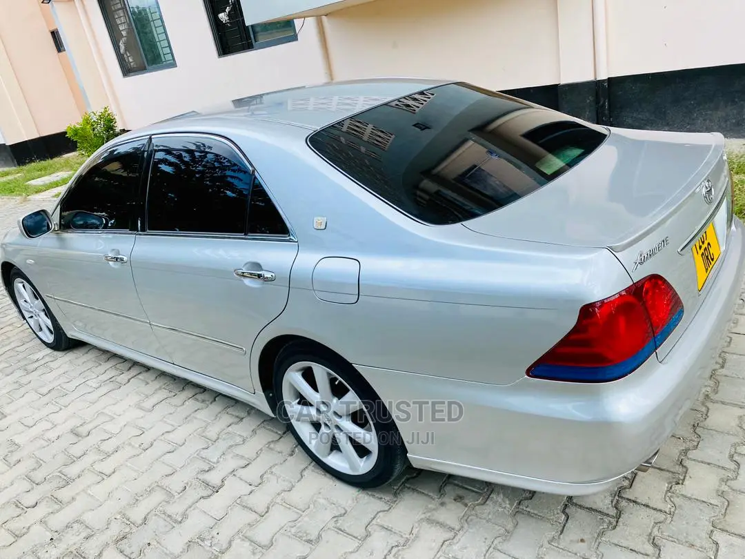 Toyota Crown Royale 2005 Silver