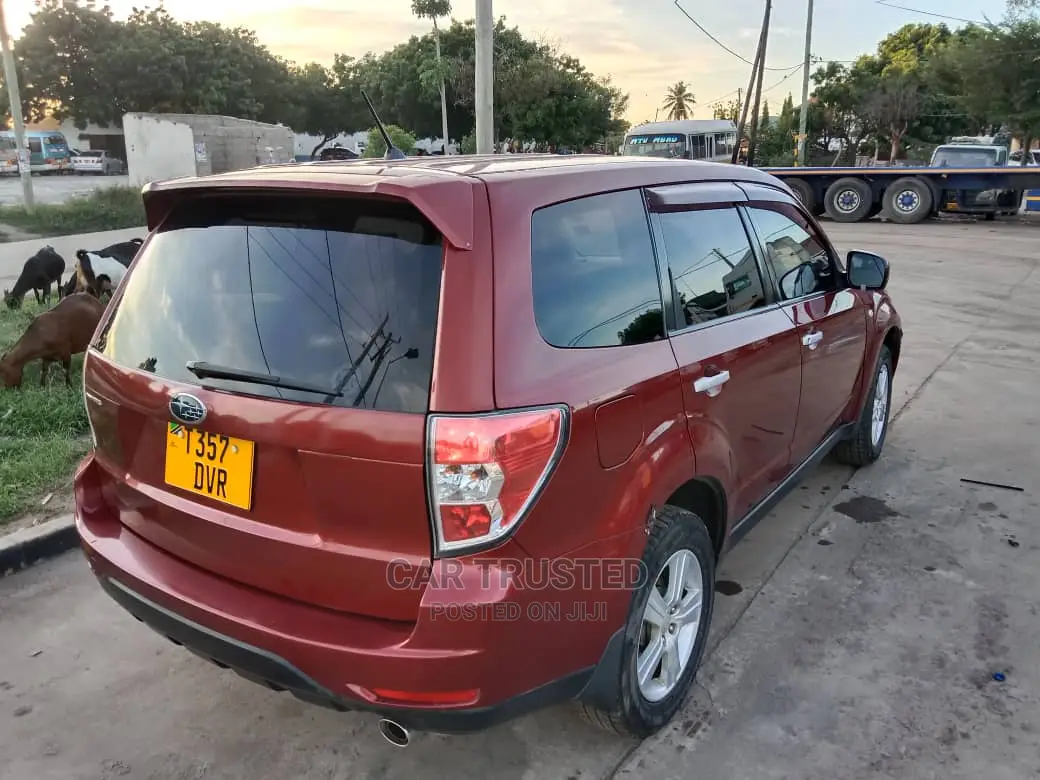 Subaru Forester 2.5X Premium Automatic 2012 Red