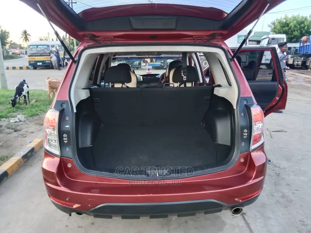 Subaru Forester 2.5X Premium Automatic 2012 Red