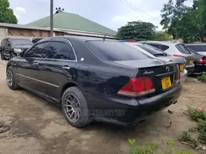 Toyota Crown 2005 Black