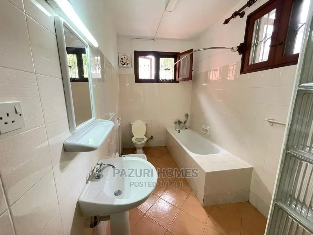 5bdrm Bungalow in Masaki for Rent