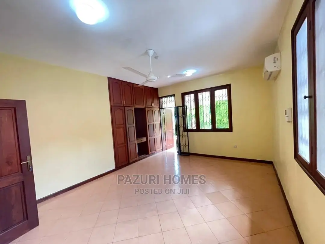 5bdrm Bungalow in Masaki for Rent