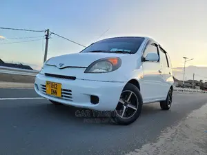 Toyota Fun Cargo 2004 White