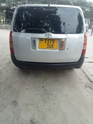 Toyota Probox 1.5 F 4WD 2003 White
