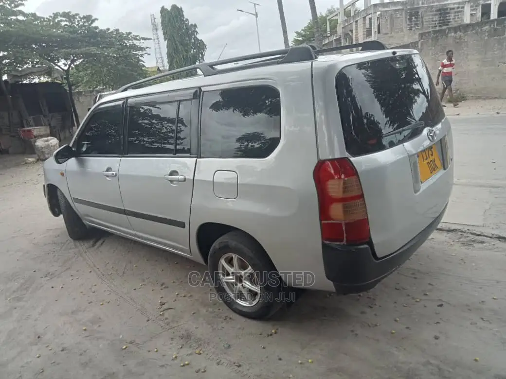 Toyota Probox 1.5 F 4WD 2003 White