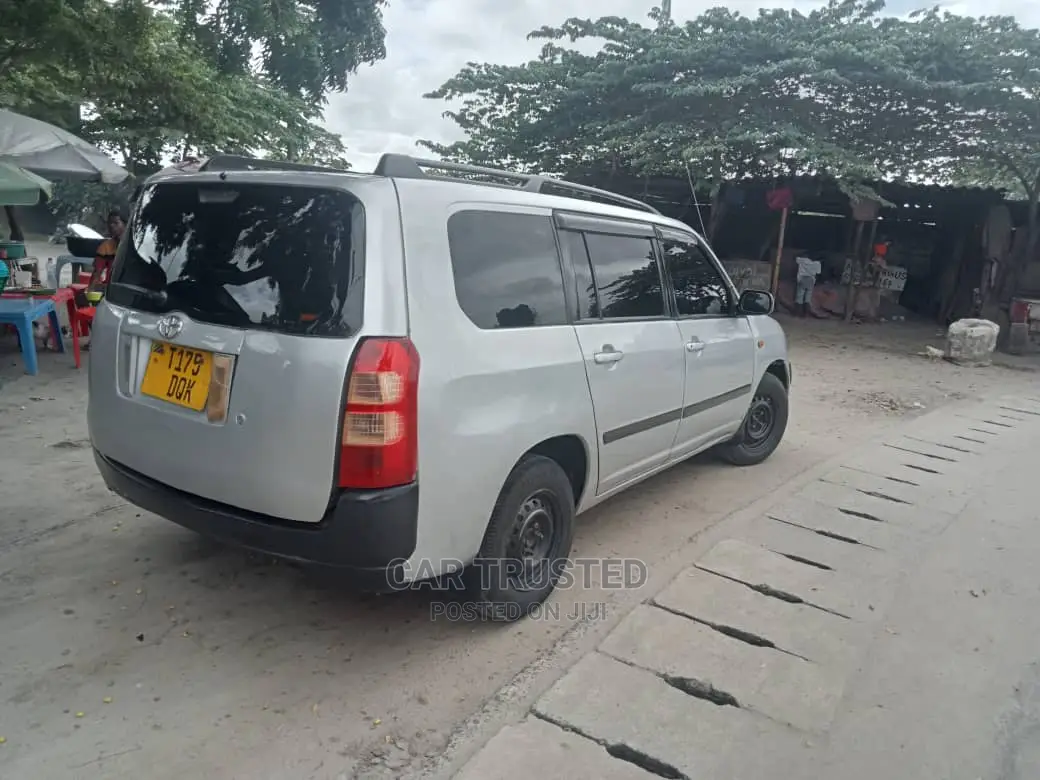 Toyota Probox 1.5 F 4WD 2003 White