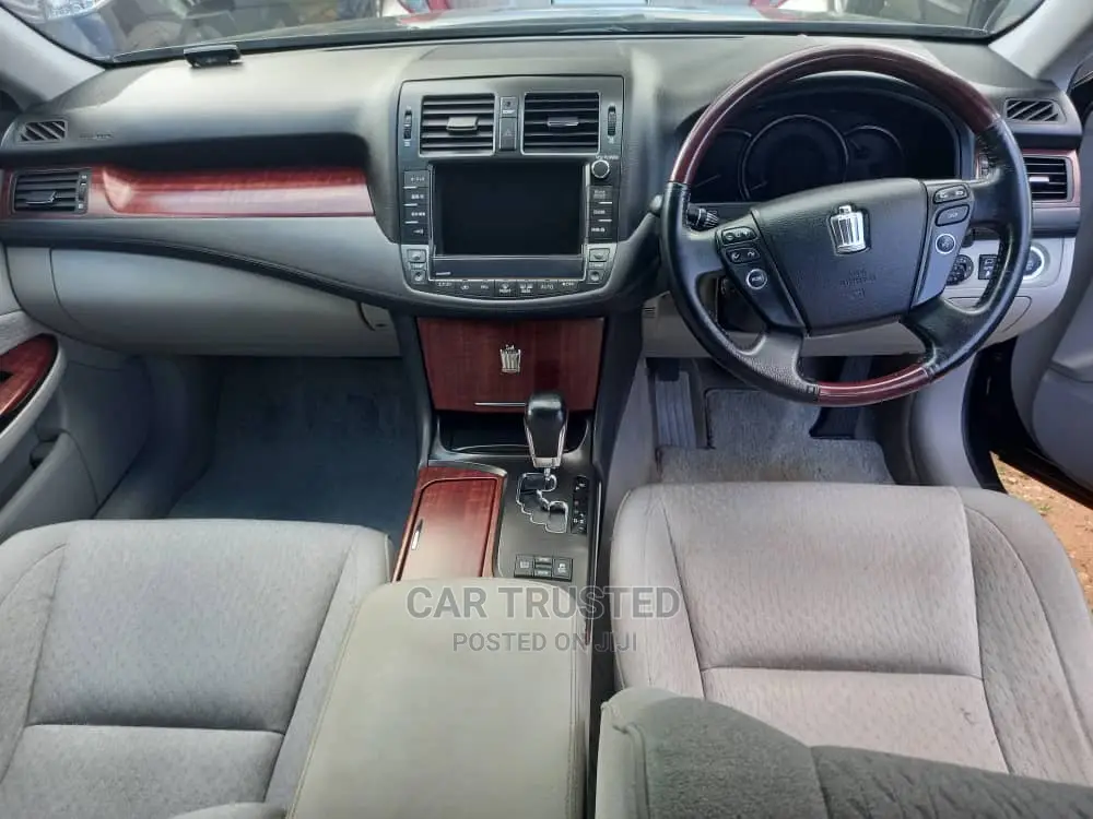 Toyota Crown 2008 Black