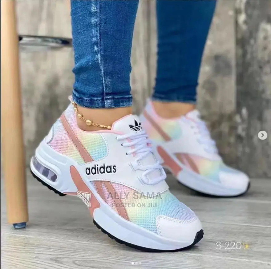 Adidas Sneakers