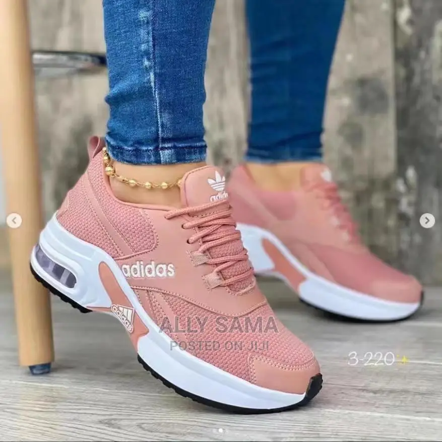 Adidas Sneakers