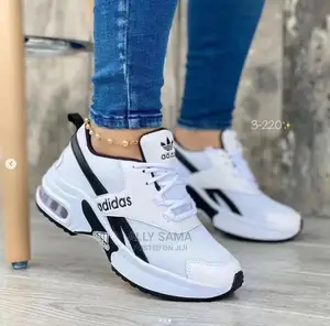 Adidas Sneakers