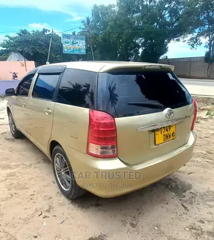 Toyota Wish 2006 Gold