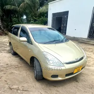 Toyota Wish 2006 Gold
