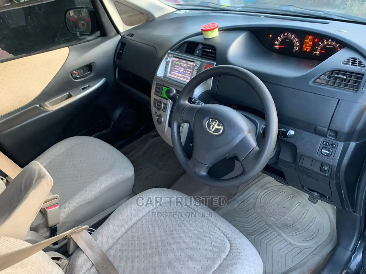 Toyota Ractis 1.3 FWD 2005 Black