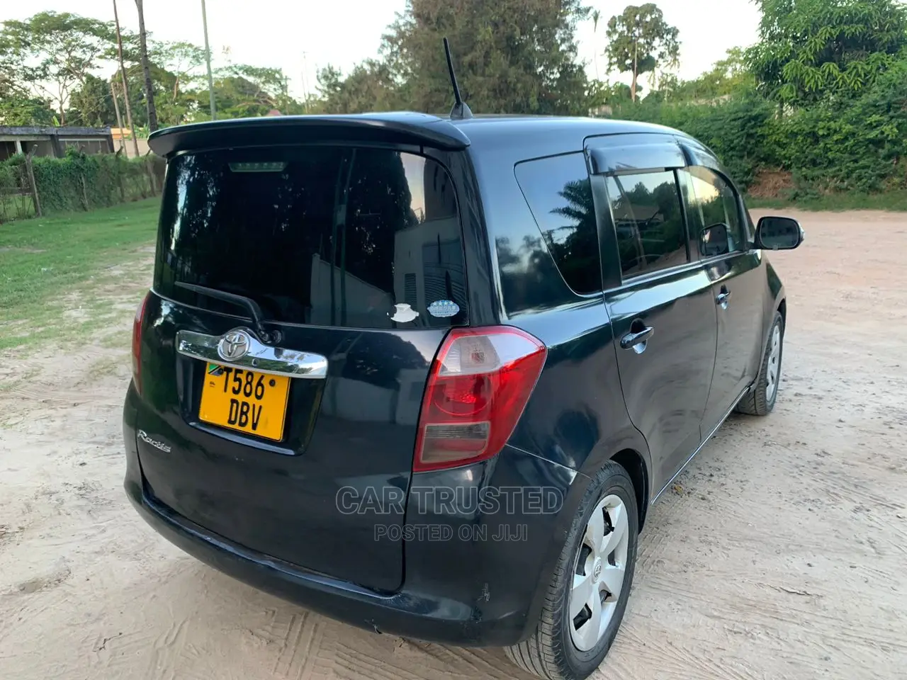 Toyota Ractis 1.3 FWD 2005 Black