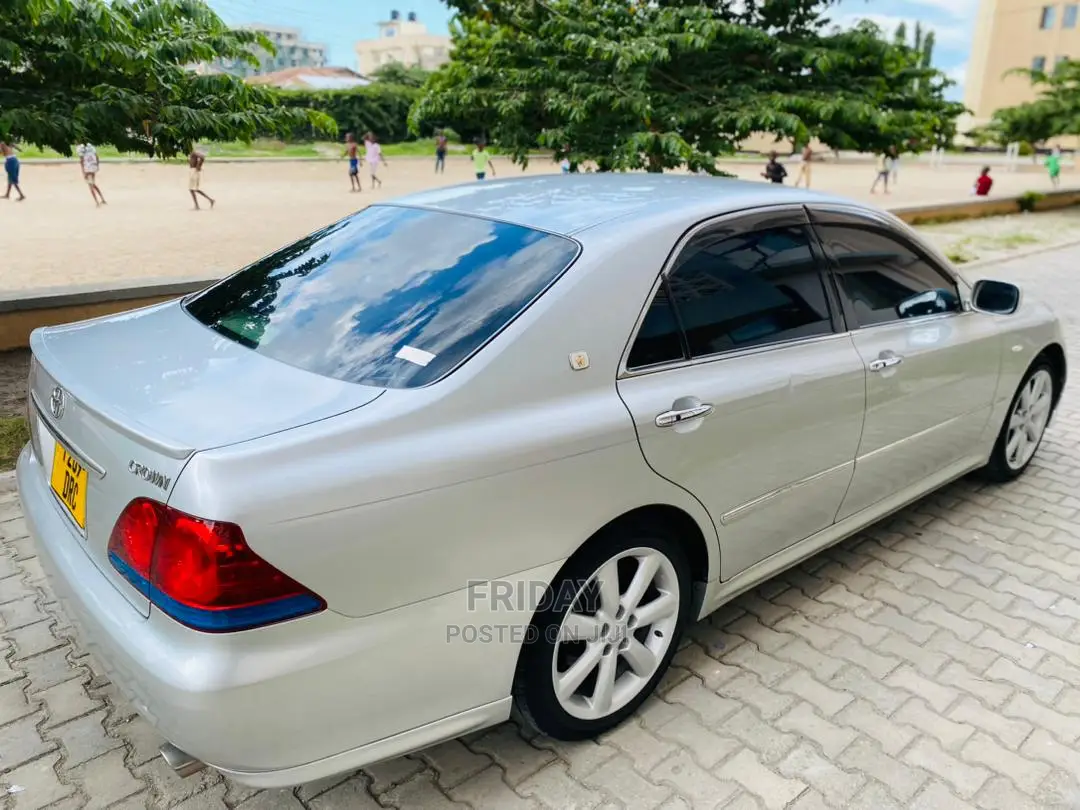 Toyota Crown 2006 Silver
