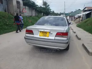 Toyota Carina 1.6 FWD Sedan 2001 Silver